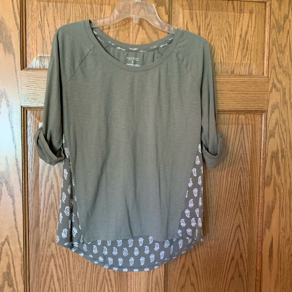 Green 3/4 length sleeve blouse